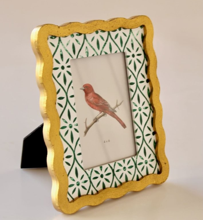 Scallop & Green Standing Photo Frame
